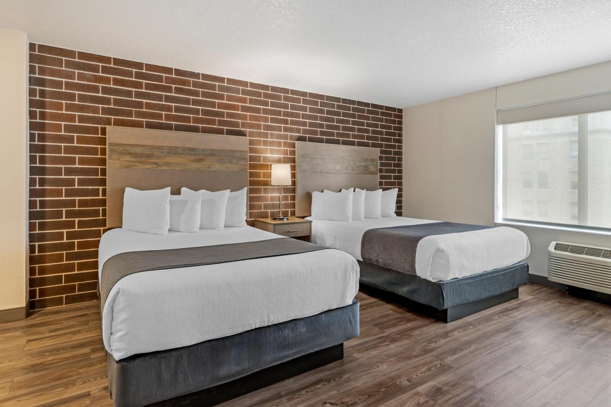 Best Western Plus Executive Residency Waterloo & Cedar Falls Exterior photo